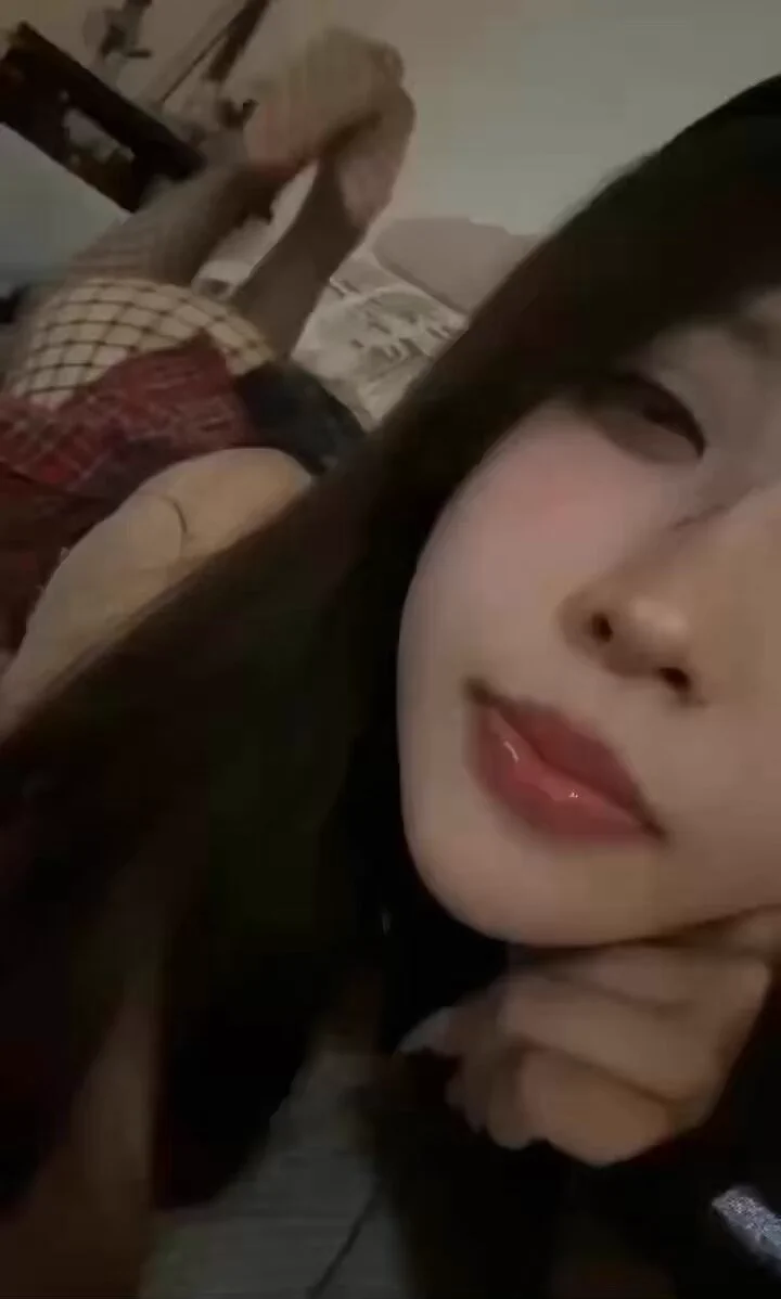 新春快乐 带着几个美少女 给大家拜年了 祝大家蛇年 越蛇越多 (主页更多精品资源 关注不走丢)投稿💌：@SexytoBaby@SexytoLady@SexytoDoll@SexytoGirl https://t.co/CxNXaxu1u4