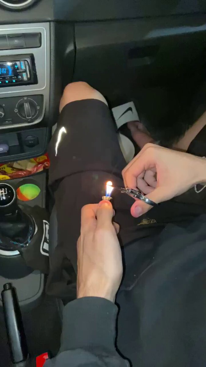 Esse moonrock ta de verdade 🌖🔥💨 https://t.co/5SuN4yXXiP