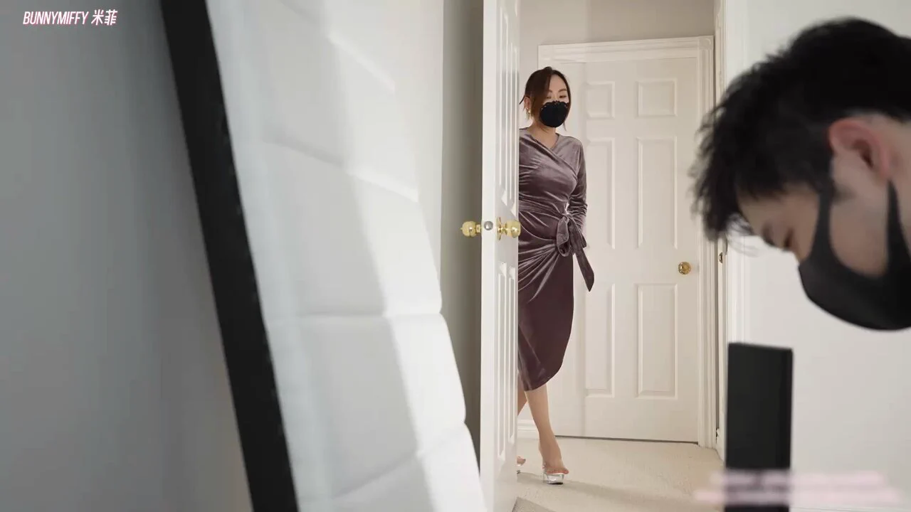 淫妻在家寂寞难耐勾引装修工师傅，太骚了还给师傅丝袜足交~那师傅不得把劲都使在你身上吗，用力插你骚穴让你爽？（主页还有更多精彩视频）投稿💌：@SexytoBaby@SexytoLady@SexytoDoll@SexytoGirl https://t.co/f2VA9E0HeZ