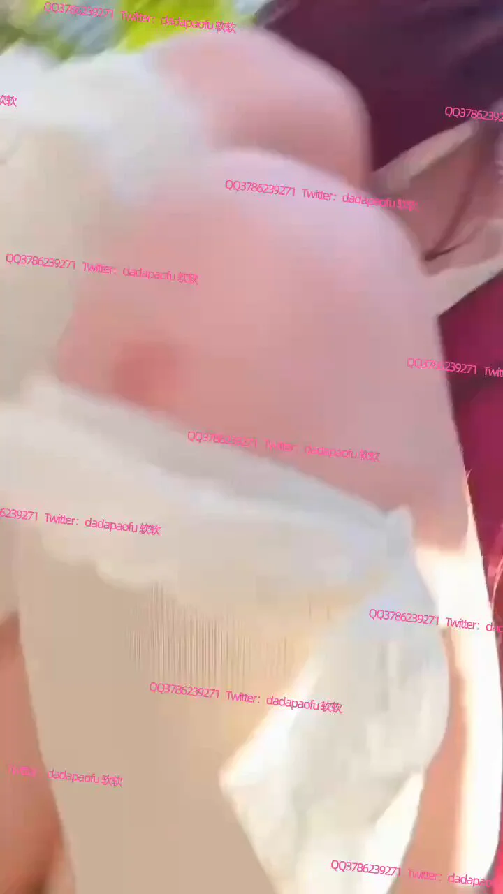 @RLWJ_kuking 发个上次在户外那个的吧 能猜到内裤什么颜色咩 😈😈 https://t.co/L86Ero8Fre
