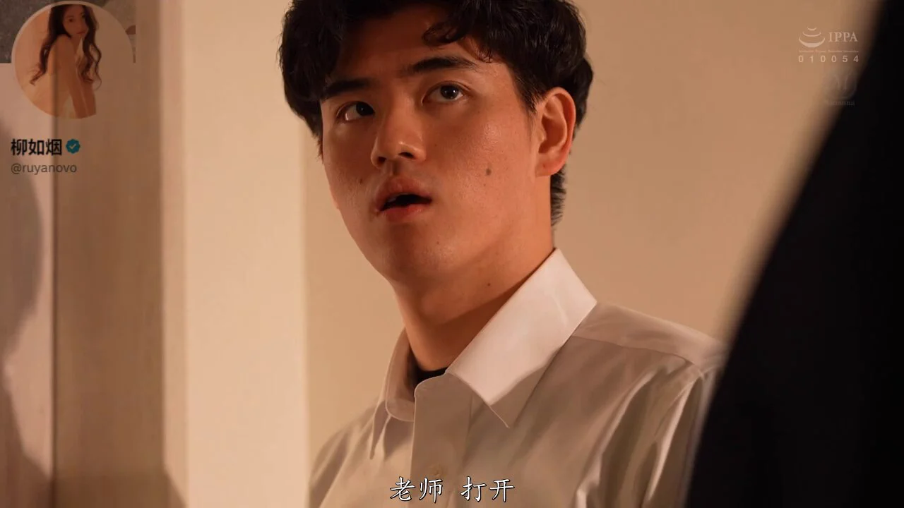 “对不起老公，但是他的肉棒真的好舒服”无能的老公惹了麻烦被坏学生利用威胁强上巨乳妻子，在多次被玩弄内射到高潮后堕落老公发现了却也只能在旁边无能狂怒！投稿💌：@SexytoBaby@SexytoLady@SexytoDoll@SexytoGirl https://t.co/fiFm8KoUwD