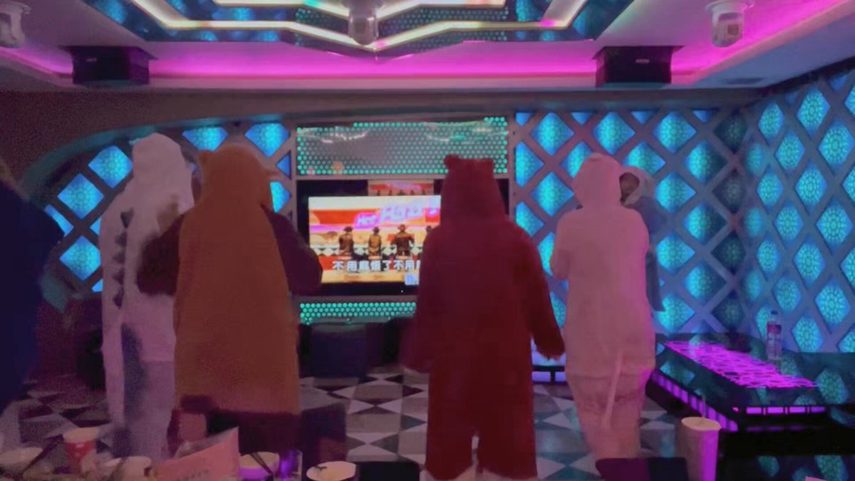 看看這些像是嗑藥的小動物們
（沒有真的嗑藥）

@XX_xoxo_xoxo @_____cathy_____ @sibylxluna @sh_Chang23 @netflixchillsex @P24663577 

#牛仔很忙
#忙著跳舞 https://t.co/4eHN3MWbK6