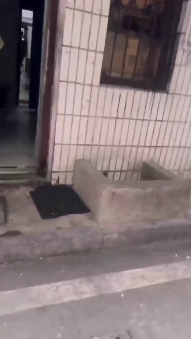 #江苏 #无锡 #锡山区 #快餐 200 友谊中路云林春雷苑夜色烧烤后面巷子，巷子里面的极品jk少妇，奶子坚挺，屁股圆润，腰肢纤细。长的特有气质，比那些土鸡强的太多太多，在这闹逼荒的时候能遇此极品实属幸运 https://t.co/0Zn52rwUUN