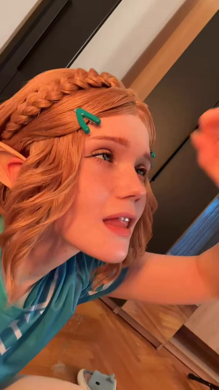 Wait why is this Zelda video an hour long? 😳👉👈😏 https://t.co/knns8fHRfD