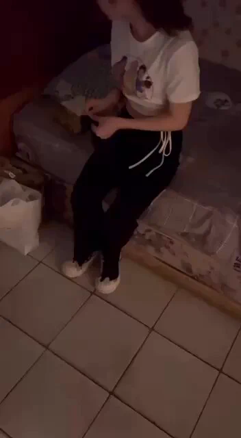 #宁波 #站街 北仑坝头新侨宾馆附近的龙腾足浴对面小房间，看到灯黑的小房间，走到窗户口就会有人问你，150进，加50可以无套口，那边很多快餐，附近巷子多找一找，一般晚上7点多到凌晨3点左右吧 https://t.co/UwN5y0xNO3