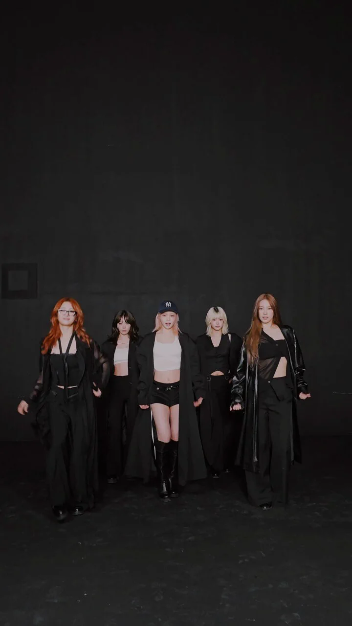 #LE_SSERAFIM is burning 𝓗𝓞𝓣🐦‍🔥🖤▪️ https://t.co/tRShXPGw8Z▪️ https://t.co/4tTdsmu2xK▪️ https://t.co/XuQnBvWChN#르세라핌#LE_SSERAFIM_HOT ❤️‍🔥 https://t.co/I9b9c54w1d