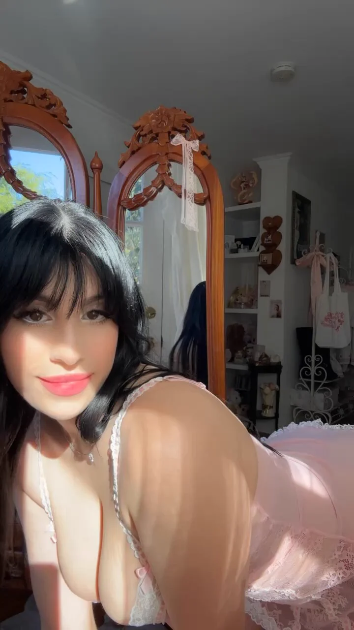 @stxrinsky you found mee 😊 I’m 18 &amp; this was my first vid hehe also my 0F is free https://t.co/CBm3F66QjP