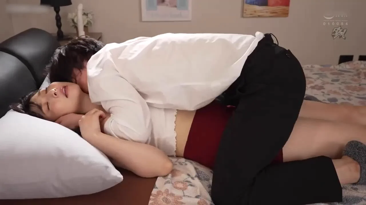 我比女朋友更喜欢女朋友的年轻妈妈，"我勃起了，我的鸡巴很疼 。。。岳母请帮我“

（主页还有更多精彩视频）

投稿💌：
@SexytoBaby
@SexytoLady
@SexytoDoll
@SexytoGirl https://t.co/X4VuK4EwAW