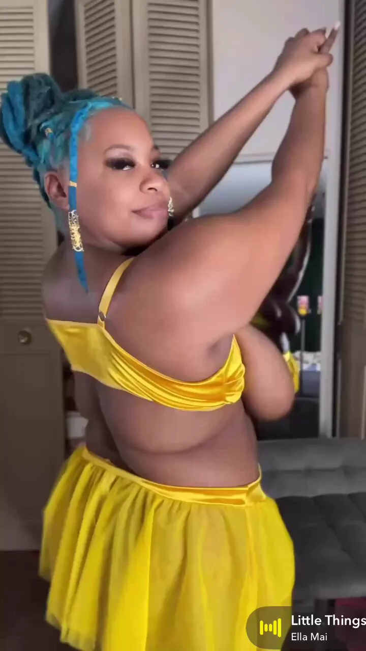 Free to join Onlyfans in comments 💛 https://t.co/XoNuXE5sCo