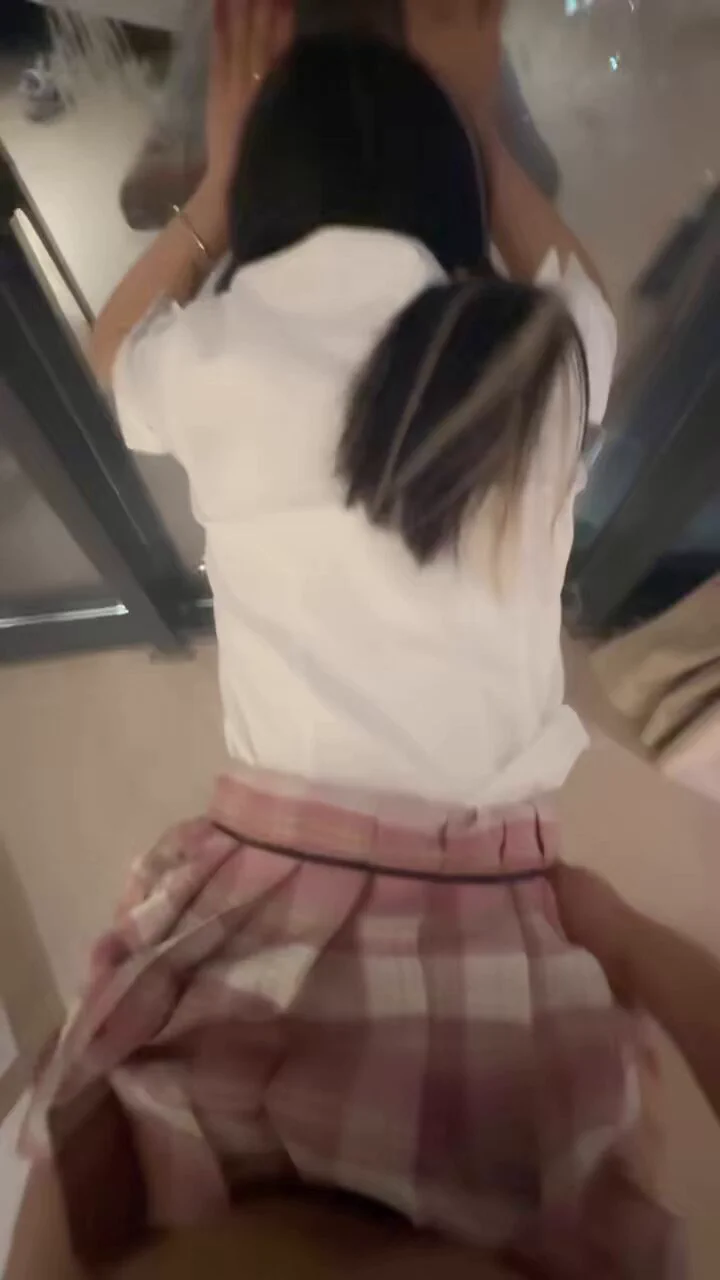 被按在𥦬前狠狠的后入 真的不会被外面的坏叔叔看到咩 会不会想一起操呆呆@Daguidiyi @Xiaoxiaofoer https://t.co/Epv2ljtO6V