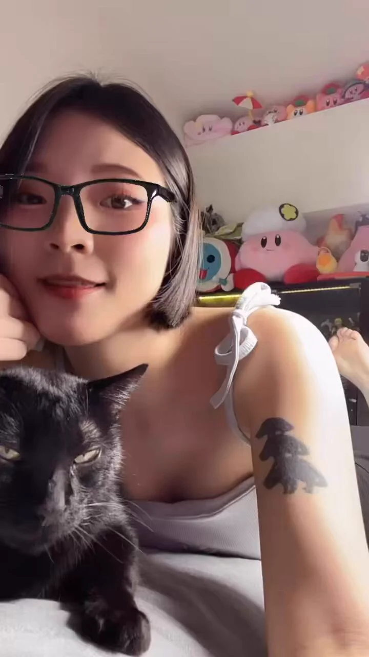 目前預約要4月囉 小巴空檔時間還沒確定 在稍等我一下❤️❤️ 另外私訊請講重點 打個嗨我不會理你我的推特私訊被假帳號洗爆 建議加賴我比較看得到～LINE:https://t.co/Hc9eZh74Ag https://t.co/anIityc0mQ