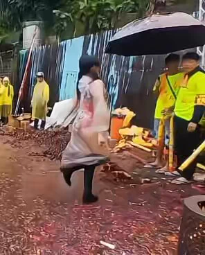 抓空檔對老闆比愛心🫰 https://t.co/mZItCzpzdy
