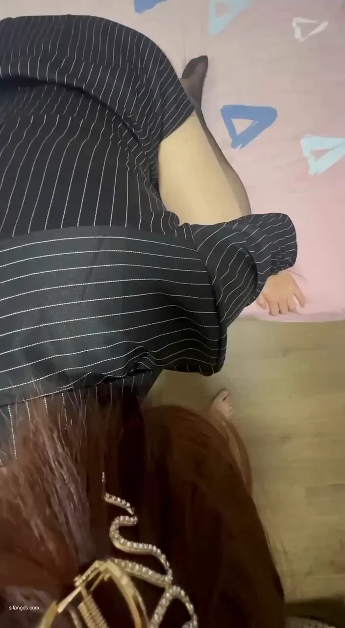 ☘️精选福利☘️极品少妇来袭，无毛肥鲍性感翘臀，能草到这种巨乳肥臀的少妇真的是爽死了，黑丝职业装诱惑 光看背影就能撸一发投稿💌：@SexytoBaby@SexytoLady@SexytoDoll@SexytoGirl https://t.co/KgVlKhEuZ4