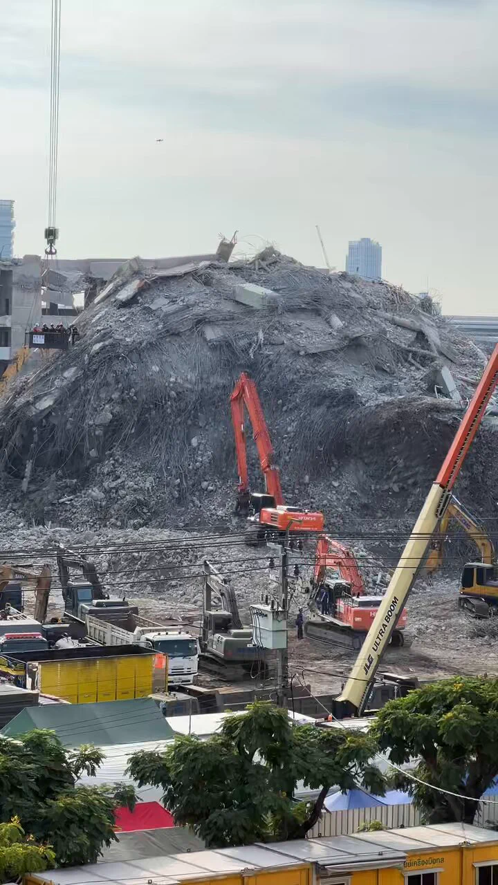 The site of the collapsed building in Bangkok. 9 days after the earthquake. https://t.co/UlBrbHisBL