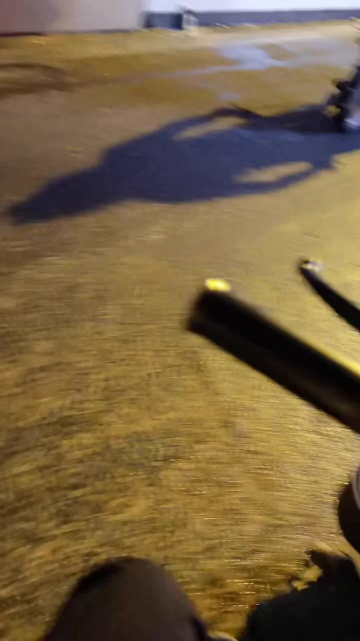 记录广州老菜皮拉客，从市场往城中村方向走就能看到了，100一次，纯卖 泄火2025.4.9 https://t.co/UvTkB8fhOe