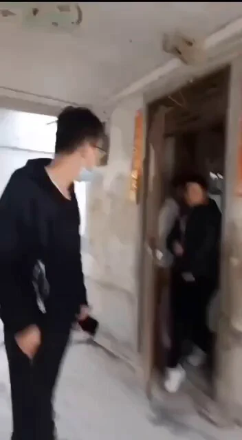 站街的天花板，轮着来出一个进一个，下班后逼会痛吗？ #站街女 https://t.co/lIPrUmh4cy
