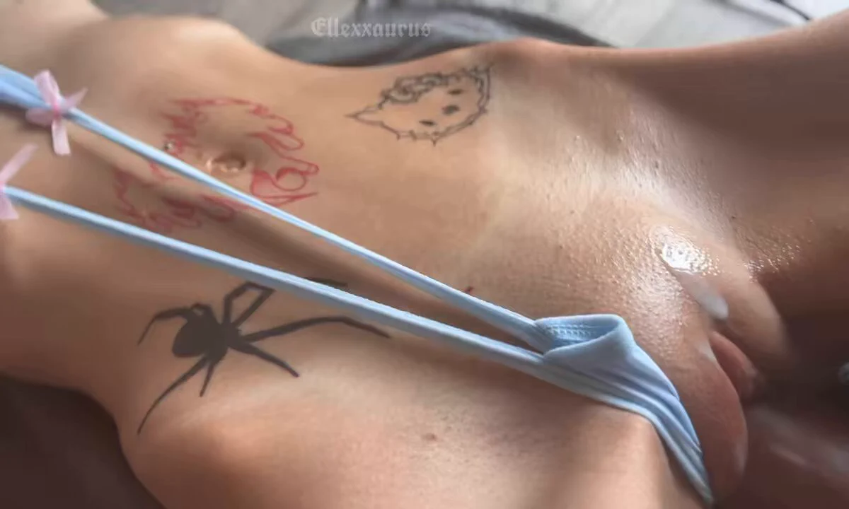 bulge my fucking tummy 😣 https://t.co/1XDJEAOxHg