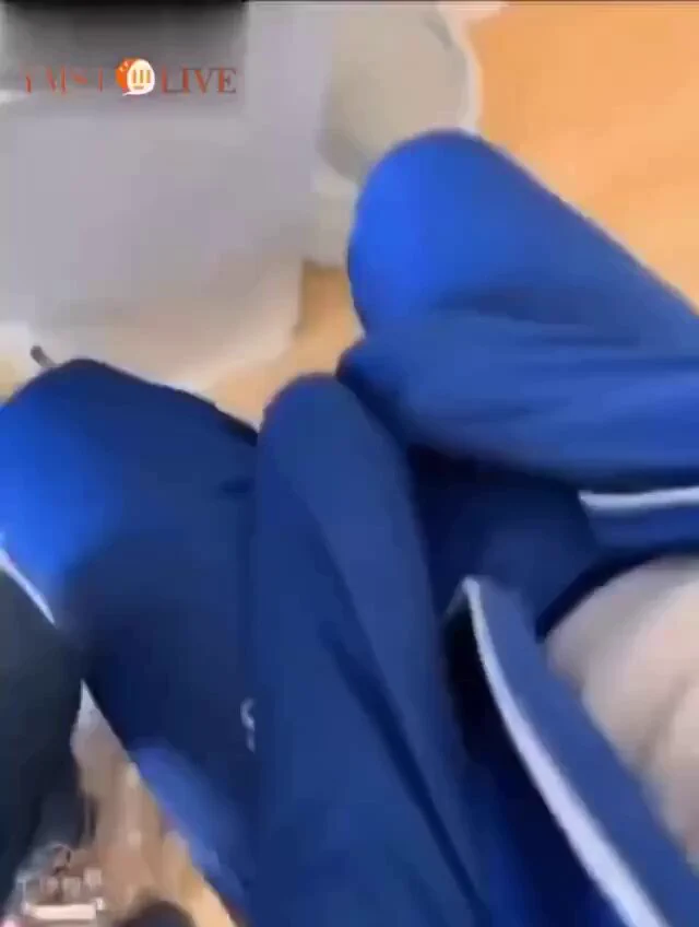 @mrds99993 老师知道错了😥不哭了哈🥰你看老师的咪咪 给你吃😍😍办公室直接就和风骚老师千起来高清完整版已上传 观看链接在个人主页https://t.co/Rya2YLO8iW