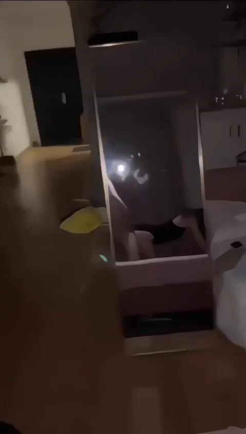周末了老师当然也要放纵一下，特地见了个粉丝！没想到这个大叔这么恶趣味，一定要我穿上高叉情趣内衣，后入的时候顶的我都要站不住了…但是必须承认下面带来的快感是无与伦比的…也许这就是来到推特想要的刺激感吧，这两天不想浪费，附近还有大叔报名的不～ https://t.co/AdN8wZqFuv