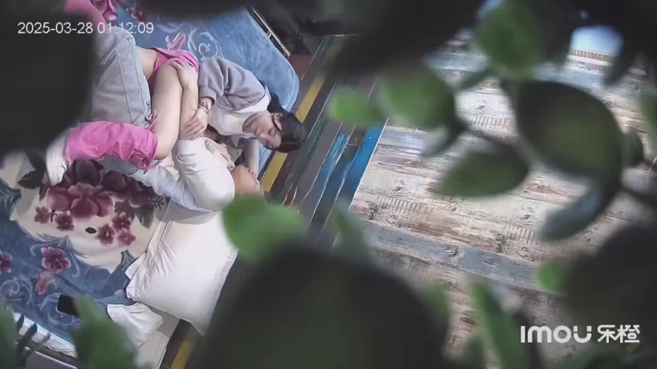 破解监控监视她人家庭，针孔摄像头偷拍酒店画面实时直播监控软件可直播观看，实时偷窥她人，高清流畅有声，可回放家庭卧室，私人影院，情趣主题酒店，更衣室，学校女宿舍，按摩详细咨询电报搜索： https://t.co/uDOUoNNGFL 偷拍场景预览群： https://t.co/rZb2FsIQ4h https://t.co/cgb5GnEGiD
