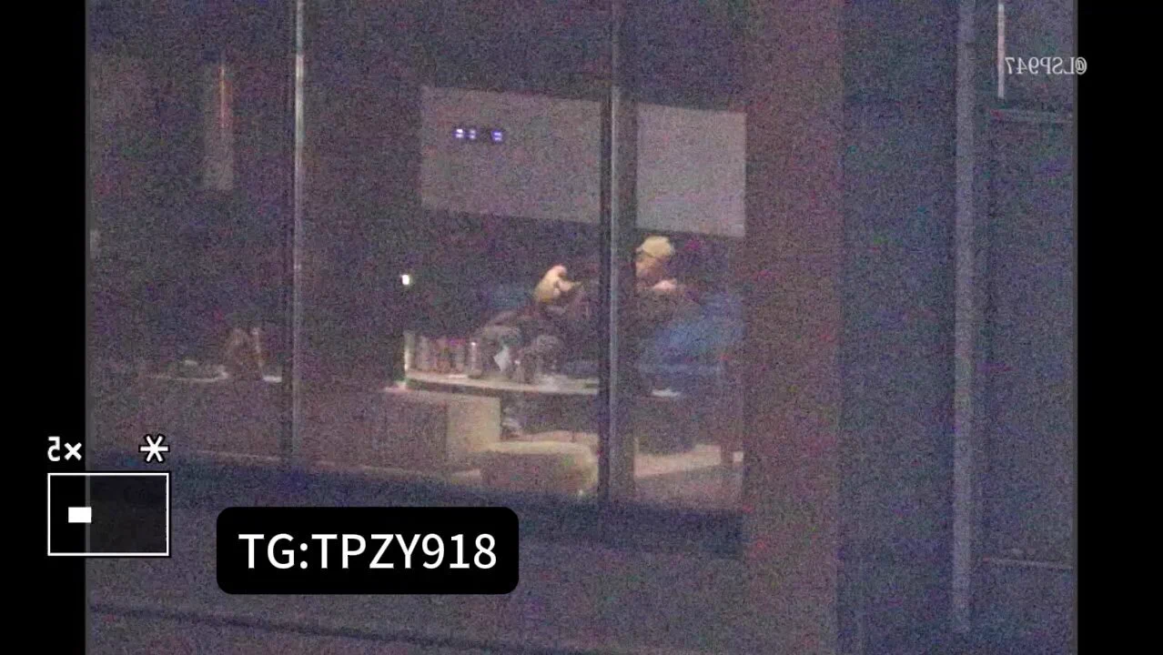五星级酒店高空窗户 意淫起来超爽的 都是 个顶个极品长腿女神 推上只有片段 完整在主页电报 评论区 https://t.co/sNTVW8U9ug