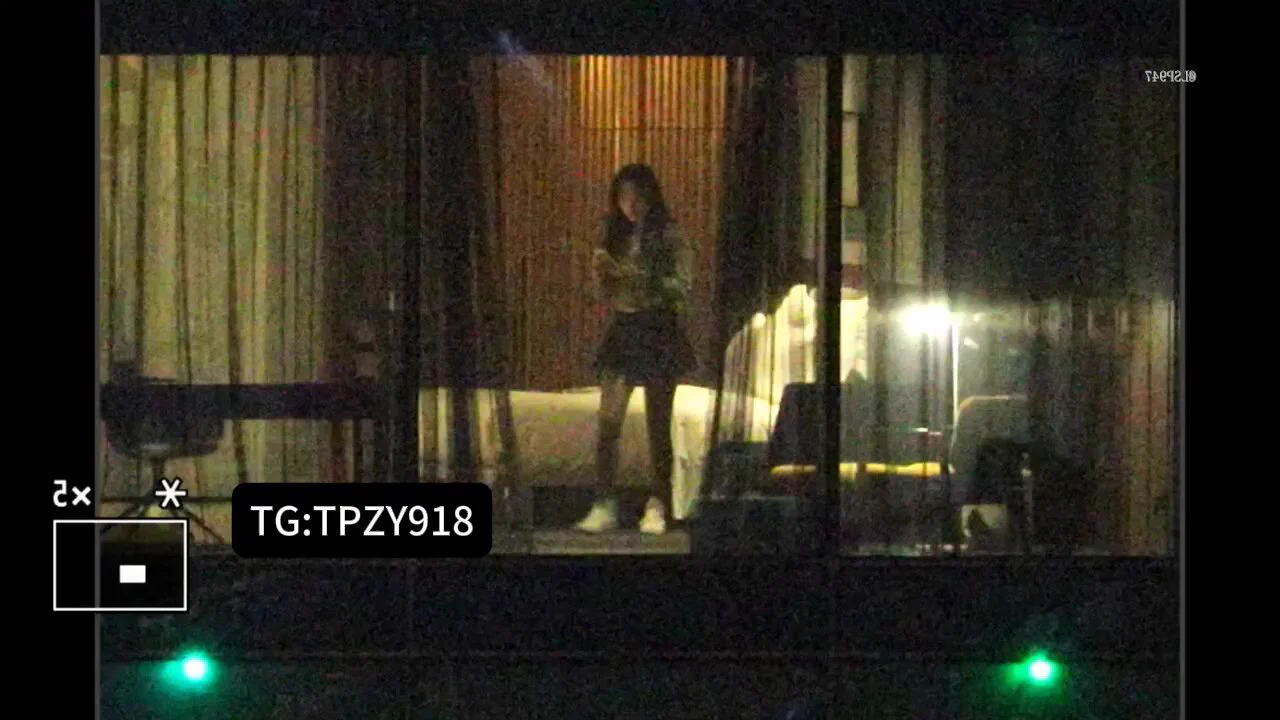 五星级酒店高空窗户 意淫起来超爽的 都是 个顶个极品长腿女神 推上只有片段 完整在主页电报 评论区 https://t.co/sNTVW8U9ug