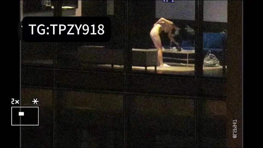 五星级酒店高空窗户 意淫起来超爽的 都是 个顶个极品长腿女神 推上只有片段 完整在主页电报 评论区 https://t.co/45dbPuwGIC