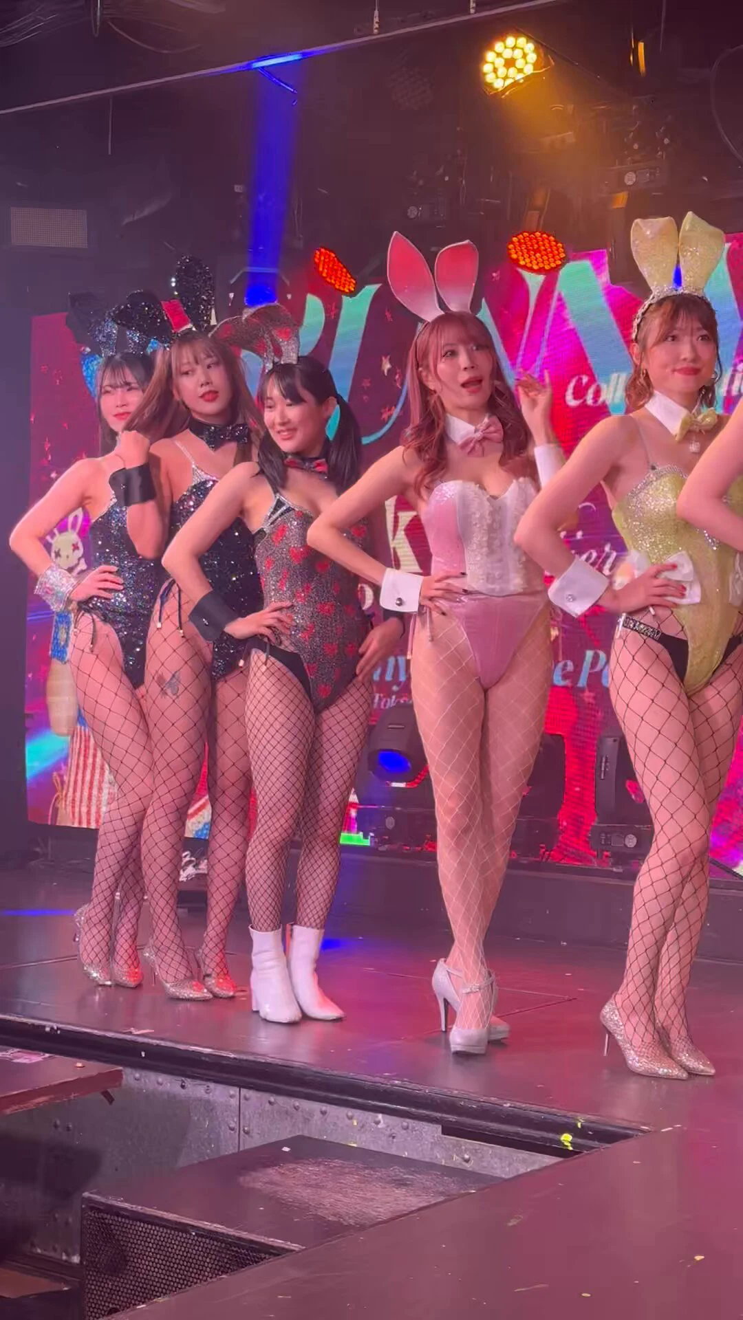 Super Spark Tokyoのバニーナイト最高すぎた👯‍♀️アトリエダームのゴージャスなバニーガール衣装と美女のコラボ天国😇Super Spark Tokyo @superspark_tk アトリエダーム @atelierdarm #ヤバすぎバニー #アトリエダーム #atelierdarm #バニーガール #bunnygirl #すぱすぱ #63angel #burlesque_annex_yavay #バーレスクヤバイ左からえいかさん @EIKA_spark さくさん @saku_spark のぞみさん @nonchanblq みちるさん @chiruchiru_y ちずみさん @chizu_partyon つきのさん @Tsukino_partyon えびさん @ebi_burlesque みれいさん @mirei_burlesque えみりさん @emiri_spark さなさん @sana_spark_ うなさん @una_spark あきなさん @akina_spark みさきさん @misaki_spark_ あずささん @azusa_blq りこさん @riko_burlesque あやねさん @ayane_spark Sallyさん @Spark__Sally いっちーさん @icchi_spark ゆあさん @yua_burlesque しずくさん @shizuku_spark