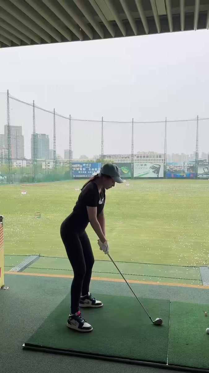 ⛳️高尔夫！下节课要学全挥杆了！ https://t.co/0FYTUnyiFc