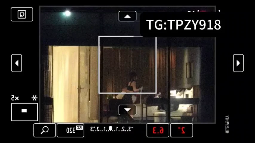 五星酒店高空窗户 意淫起来超级爽 金主和极品长腿 高颜值女神 一般人见不到的那种 情趣玩法非常的多 推上只能发小片段 第一个男的不行吧 撅着屁股等他半天 完整在主页电报 或 评论区 https://t.co/1ZfW6sxA9l