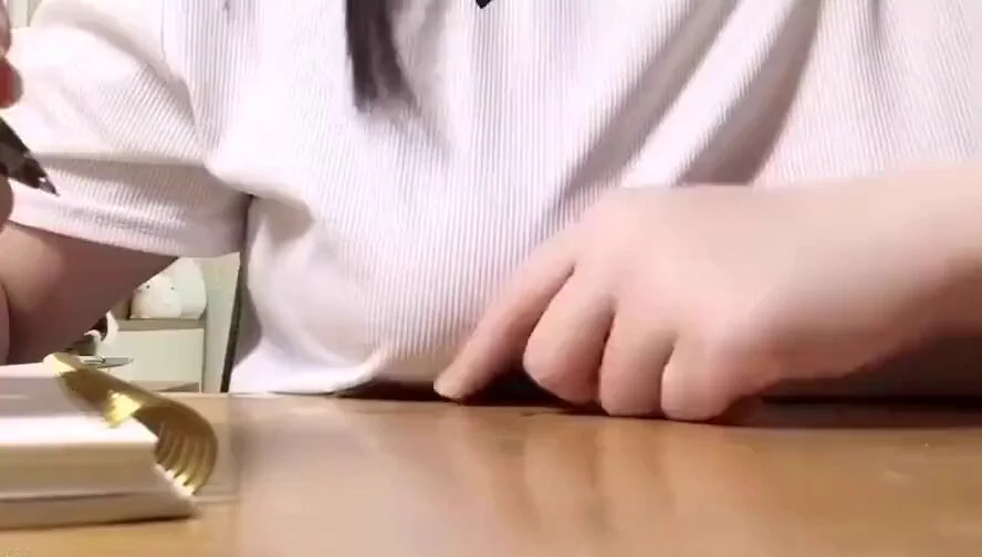 白天上班摸鱼，摸着摸着就摸感觉来了，太刺激了😳 https://t.co/awOpsx1rLr