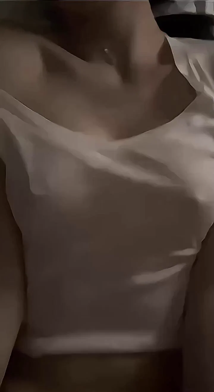 谁会拒绝刚刚睡醒就来一个“晨炮”的感觉呢…也许对老师来说，这种才是真正的放松。毕竟平时教课压力那么多，只有高潮的时候，脑子里才会真正的放空～抖起来的胸是不是很性感，有人想捏捏吗？可以报名哦… https://t.co/UVTSP1NN4F