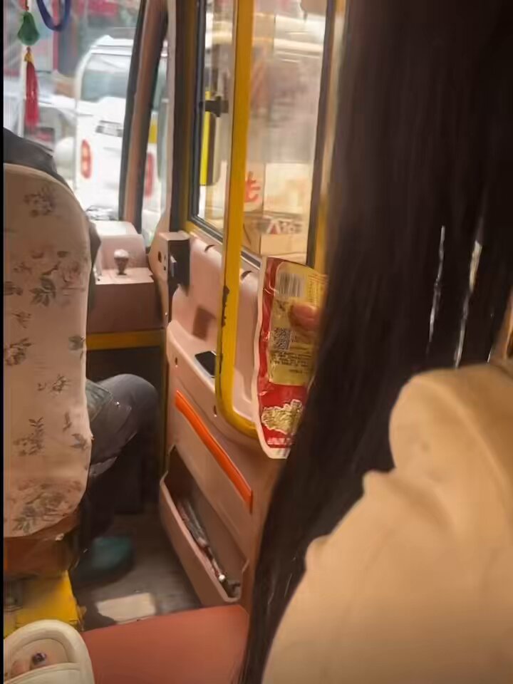 操你妈快挨个舔，SB，你就是个人体洗脚机

电报犯贱群: https://t.co/FaIKOBxXzB

#精神小妹 #无脑上供  #冤种  #舔狗  #白给 #红框挑战 #男M任务 #贡畜 https://t.co/00rvvIIm0u