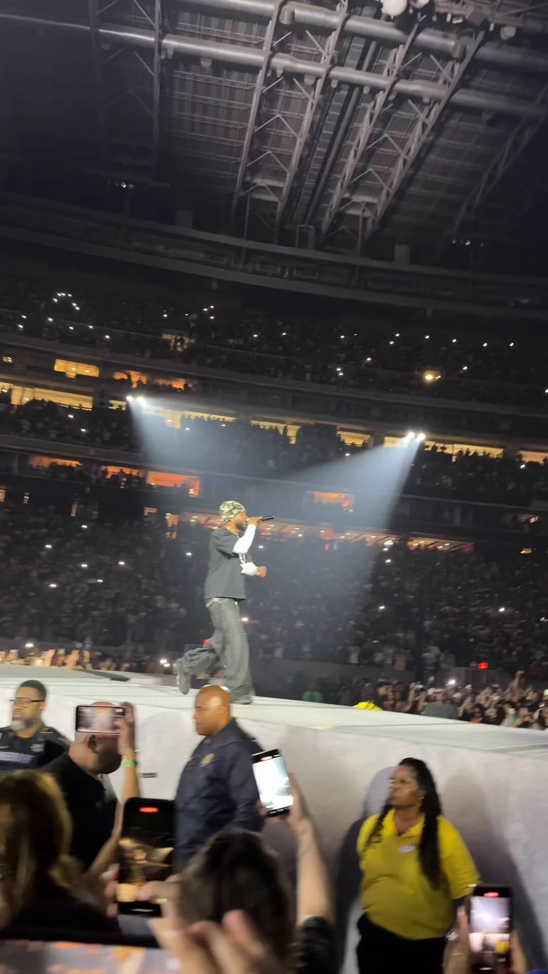 Kendrick Lamar breaks his record for the highest-grossing concert by a rapper in history, with $9.449 million from 42,205 tickets sold at NRG Stadium in Houston.#GrandNationalTour https://t.co/mUEzaBPb1Y