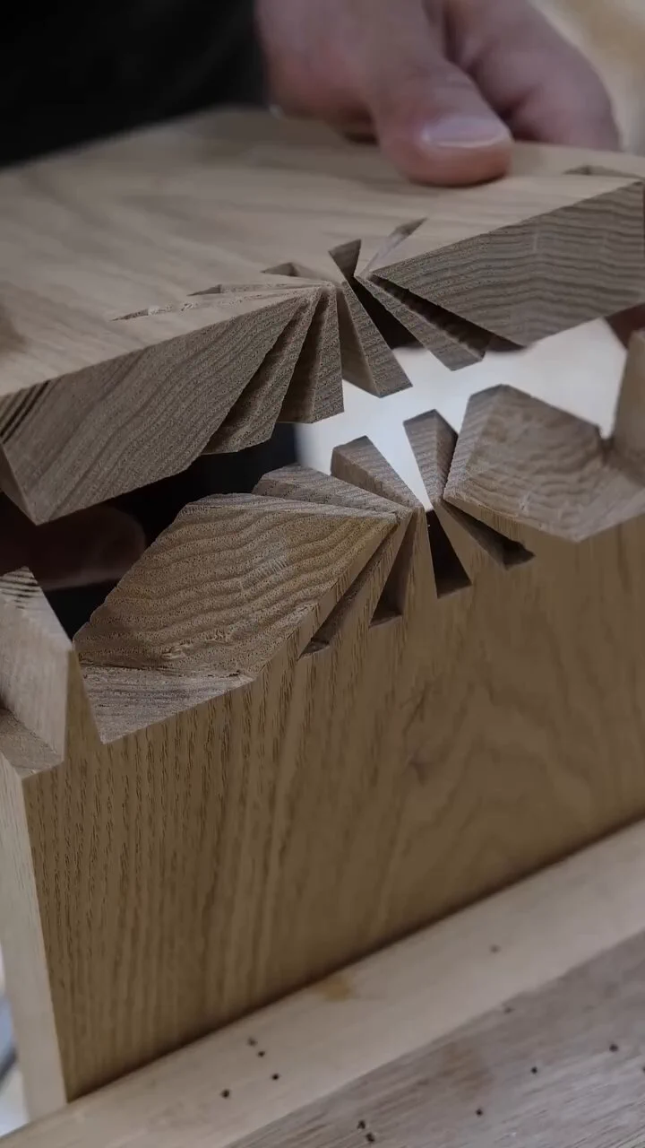 "Twisted Chrysanthemum Joint," woodworking technique that interlocks wood pieces without nails or glue, https://t.co/0By3u66SzL