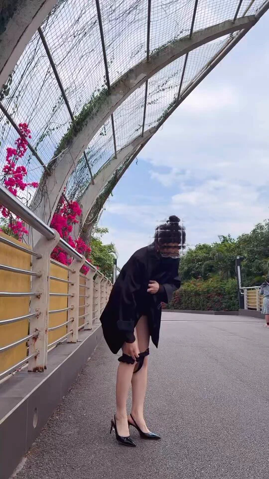 这位女士，请注意个人素质，不要随地脱内裤#讲文明 #树新风 #养狗 #五讲四美三热爱 https://t.co/EO5p95hLZc
