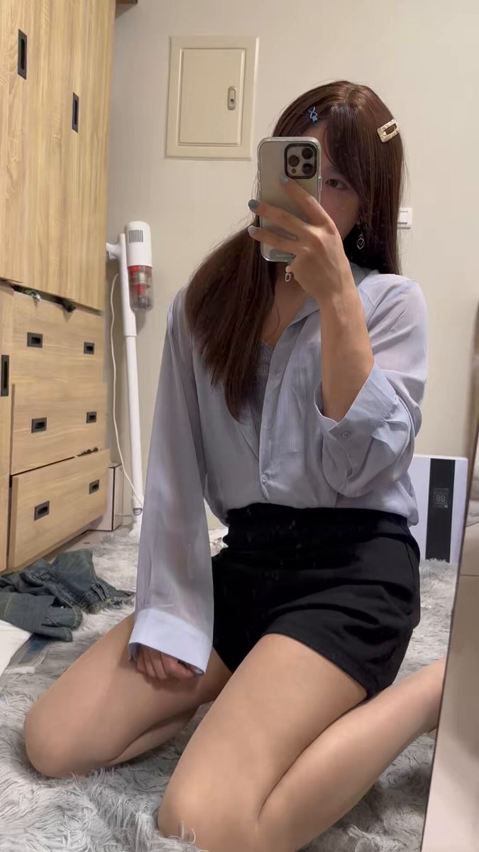 發發正臉☺️
想要去做色彩校正
都不知道粉底液選的對不對🤣🤣 https://t.co/4AxqiFnf3y