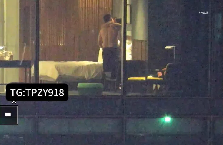 五星酒店高空窗户 意淫起来超级爽 金主和极品长腿 高颜值女神 一般人见不到的那种 情趣玩法非常的多 推上只能发小片段 各种姿势爆炒a 完整在主页电报 或 评论区 https://t.co/nNVSTgydYu