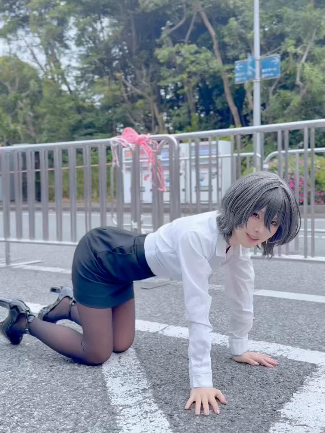ちーーーーーん。の撮影風景オフショiPhoneシネマティック🎥@mocha_mcmc #ニコニコ超会議2025 #ニコニコ超会議2025コスプレ #ダウナーお姉さんは遊びたい https://t.co/2qFmlx1m6y