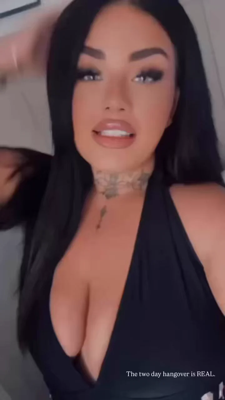 Goddess @MistressMilx once she knows she’s got her claws into you and your addiction signs through 😈😈🔥🔥 https://t.co/fschOCQPrJ