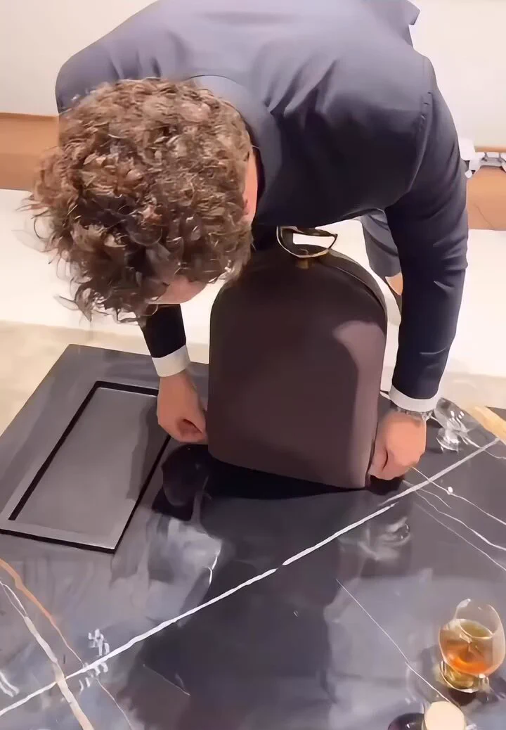 This is what a $7.2 Million whiskey looks like. 🥃 https://t.co/WENW7AM4Ya