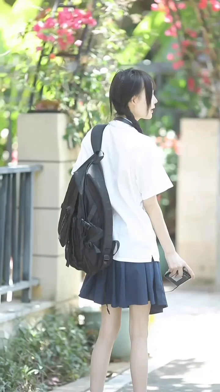 #北京硬W万 ♡𝒾𝓃 𝓈𝒽𝒶𝓃𝑔𝒽𝒶𝒾  .  净身高168体重40kg 罩杯D06年 真实大一艺术生在读 100%纯天然无整💦抖音小网红 会舞蹈💃 皮肤雪白💧酒杯腿长腰细 三点超粉 紧致💧多女友感联系方式备注Zfb口令🧧88加vx: 3893524750全国海选群：https://t.co/8tDxQPM8je@MeiRiDaZuoZhan https://t.co/XCaITr0Qth
