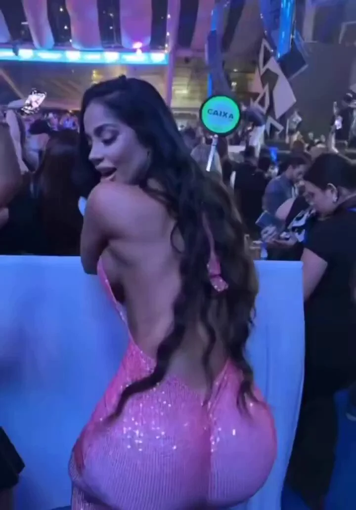 Como se llama esta canción? https://t.co/qKnPlozmig