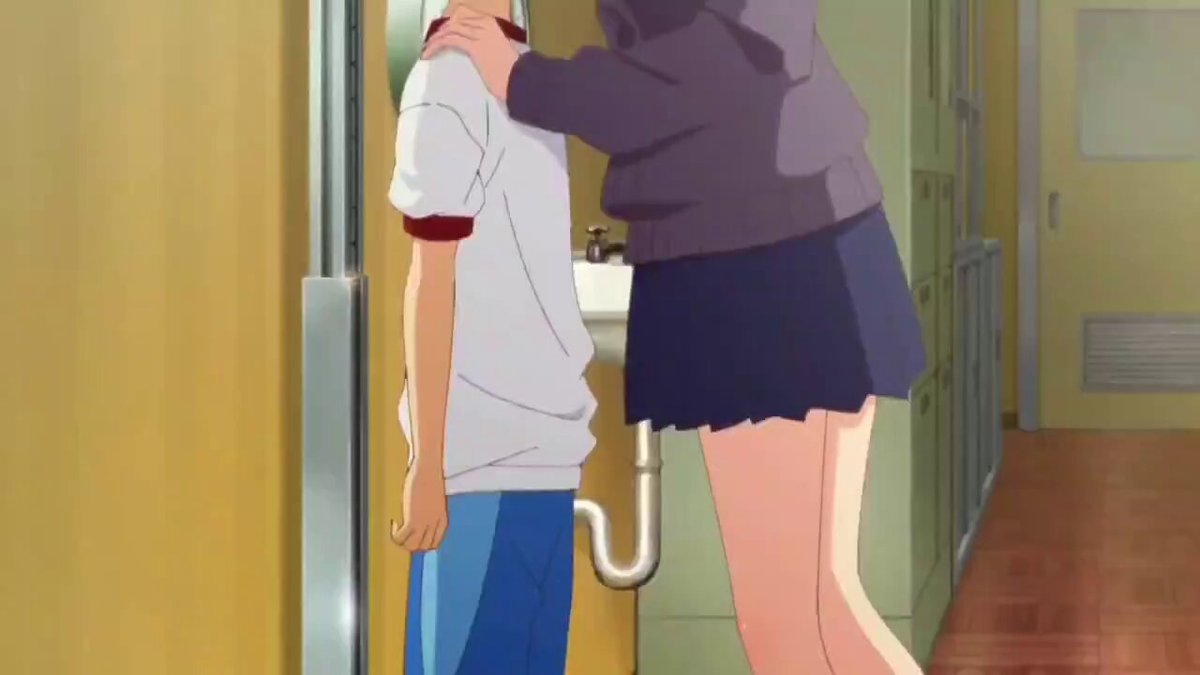 The height difference b/w me and her 😗 https://t.co/cNJtmaTNtZ