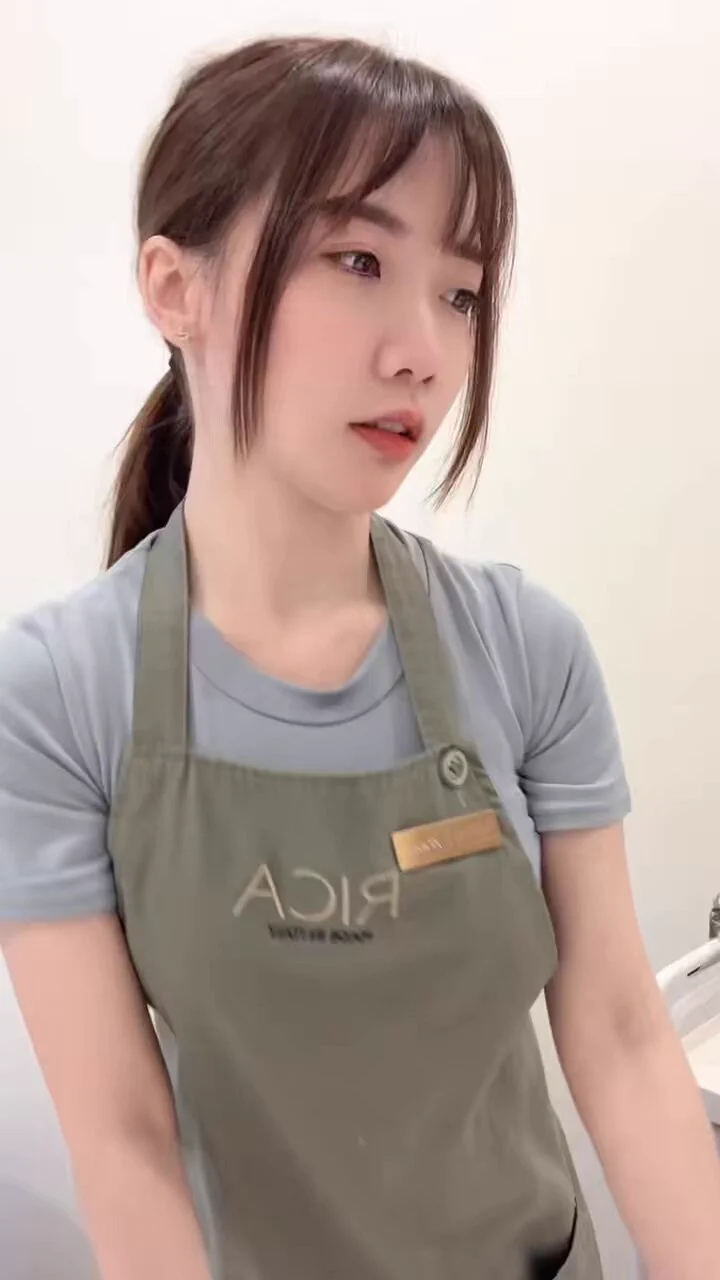 我真的常常心裡想著什麼時候可以吃東西美業的人真的很常沒時間吃飯ಥ_ಥ#板橋除毛 #熱蠟除毛 #男士除毛 #除毛師娜娜 #除毛師 #美業日常 #搞笑 #美業日常 #除毛日常 https://t.co/CZZjW9GZ1t
