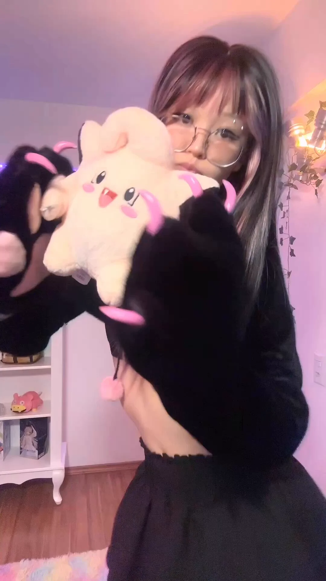 say yes if u will play with me &gt;.&lt; https://t.co/9lA2Y0P3Pq