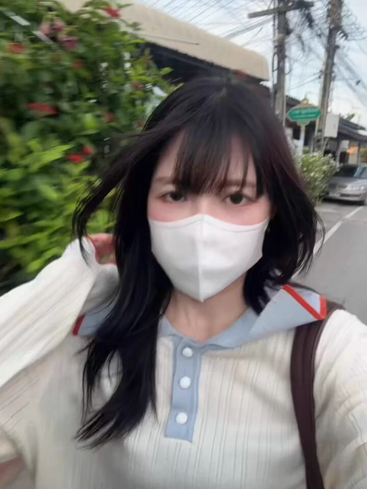 ดูเอาเหอะ เซ็ตผมอย่างดีแต่ชีต้องนั่งมอไซ 5555555 วันนี้ขอกราบสิ่งที่เรียกว่าสเปรย์ล็อคผม ช่วยชีวิตมาก ปลิวทุกอย่างยกเว้นหน้าม้า ยังถ่ายรูปรอด! https://t.co/l58PjfsW2N