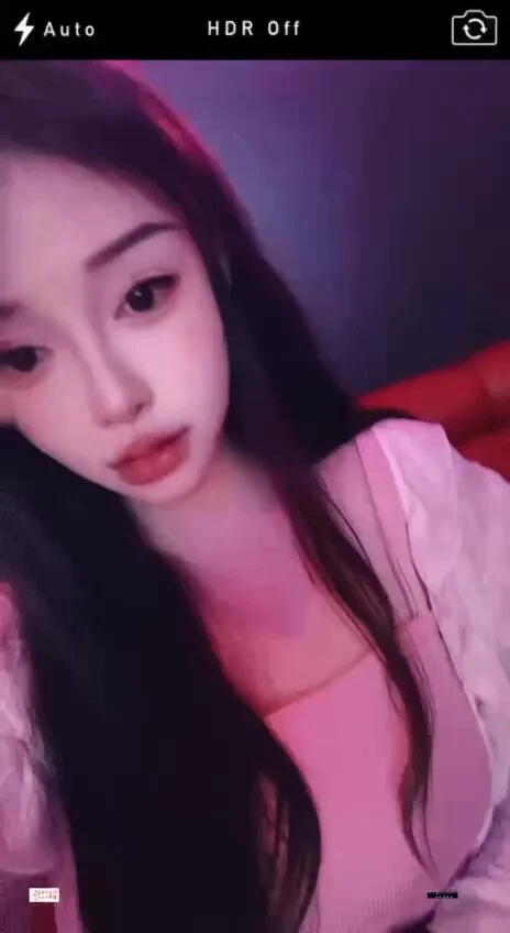 昨天和粉丝去KTV咯，可惜他胆子太小，我说还没在KTV试过，他就小脸通红😂 https://t.co/yoUe3F2o45