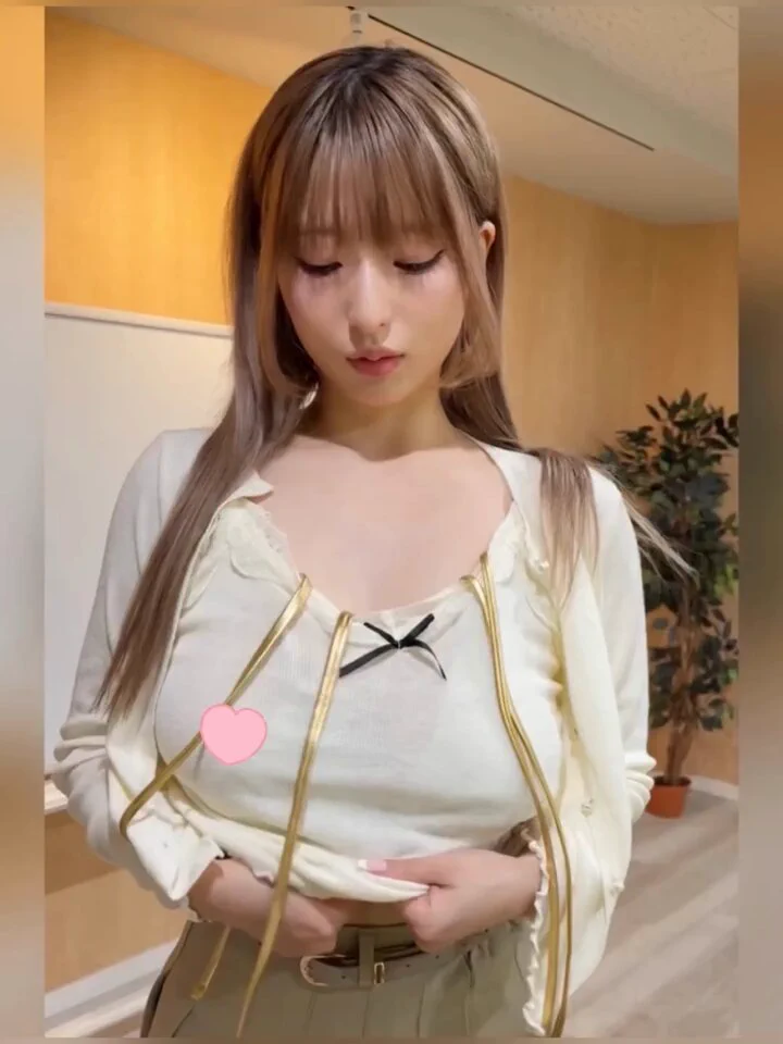 清楚なJDがド派手な下着を脱ぐ瞬間... https://t.co/RfjRaWTj1U