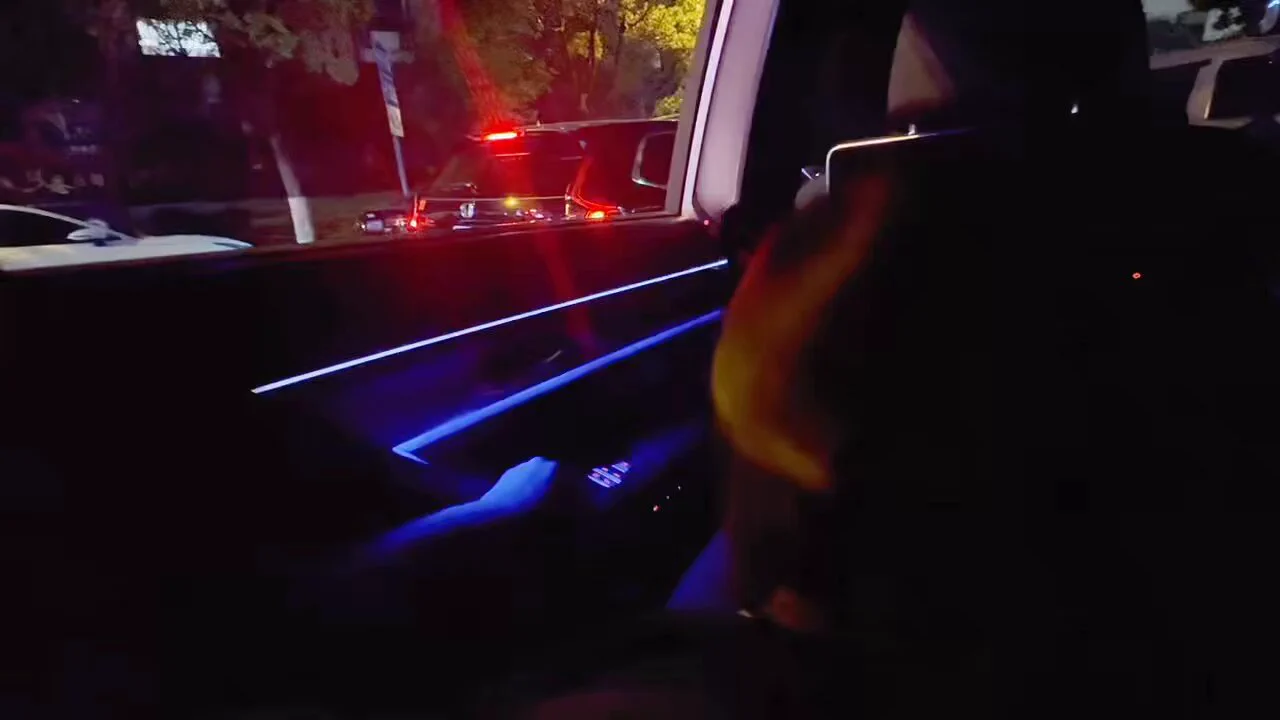 【九九调教日记】最繁华的街道路口，开着车窗给我口上一秒还拒绝了追求者的漂亮御姐下一秒就是被我随意玩弄的母狗给路人好好看看母狗的贱样@Xiaoxiaofoer @Toukayuan@MitsumeDoji https://t.co/y7g5GqRrLz